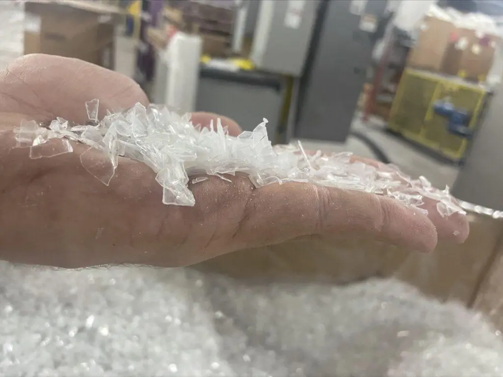 廃プラスチック PET粉砕品 スクラップ 写真2