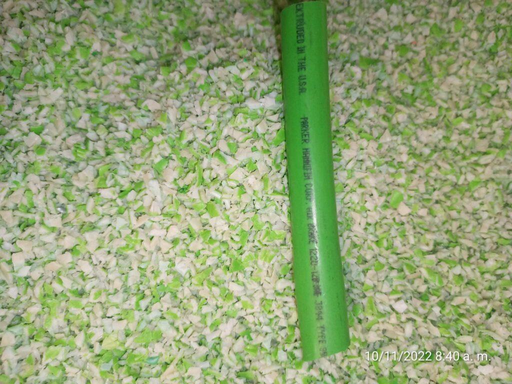 廃プラスチック PA12（12ナイロン）ホース粉砕品