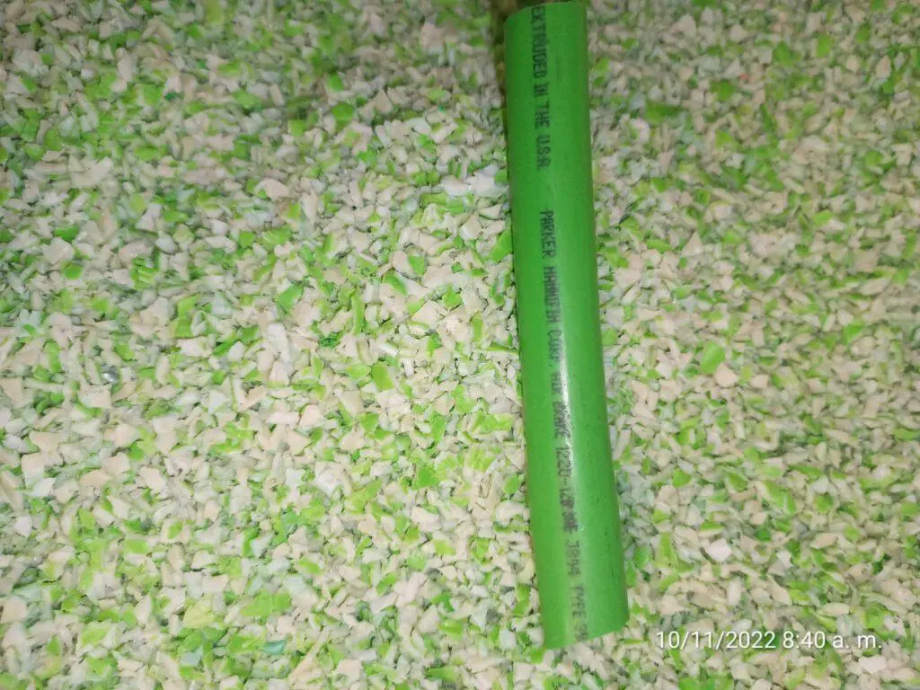 廃プラスチック PA12（12ナイロン）ホース粉砕品