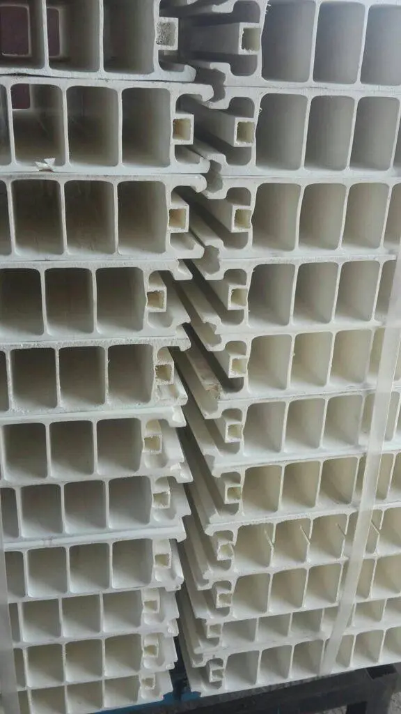 廃プラスチック 塩ビプロファイル（PVC Profile）スクラップ