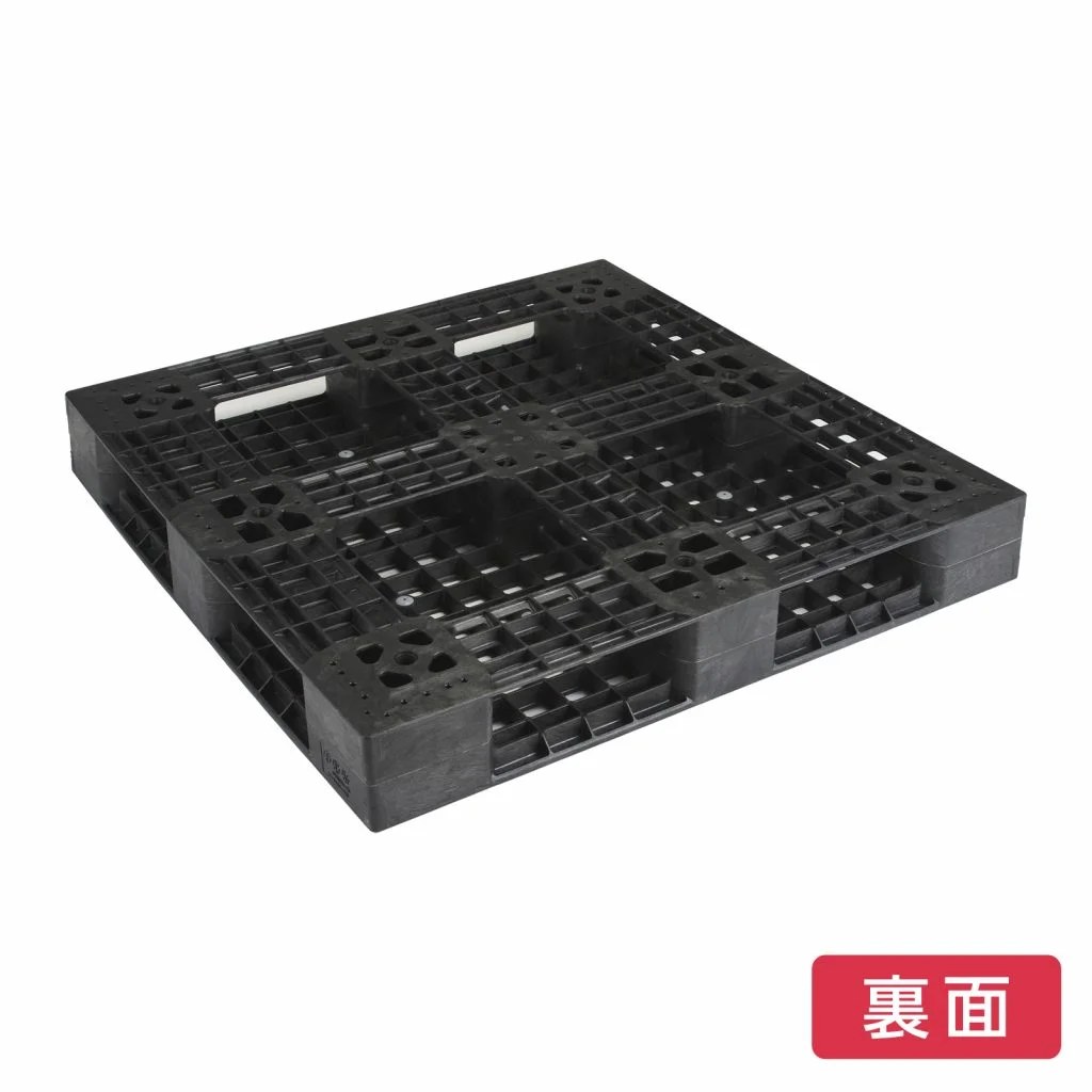 D4・1111-Aの下面。4方差しの差込口が四方に開いています。